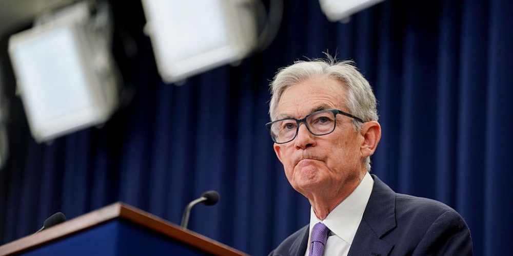 Fed’s Williams Maintains Potential for Rate Cuts Despite Global Economic Uncertainty