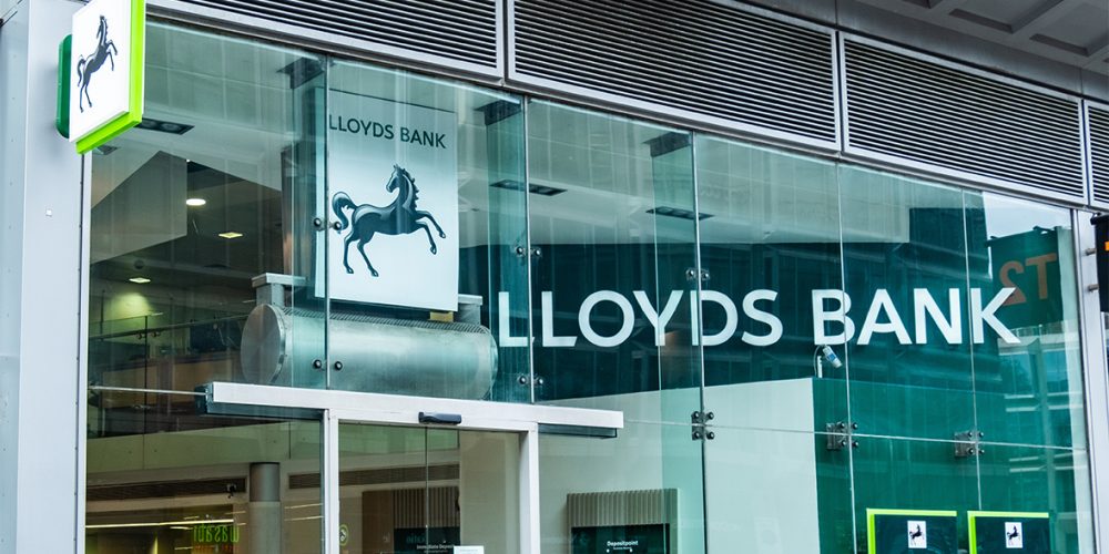 Lloyds Bank Software Error Exposes Private Data of Hundreds of Thousands