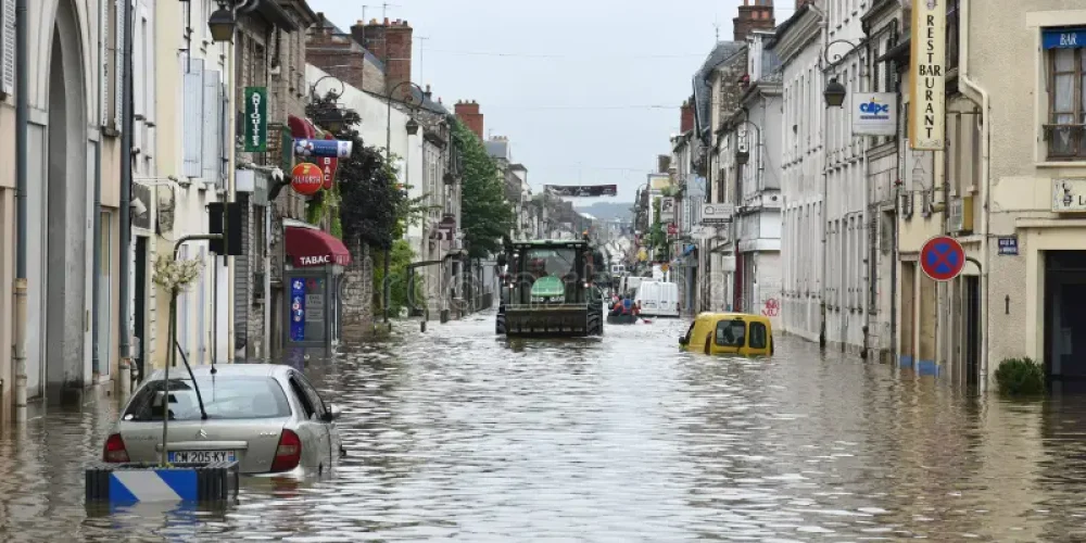 France Endures Record-Breaking 35-Day Rain Streak Amid Flood Crisis