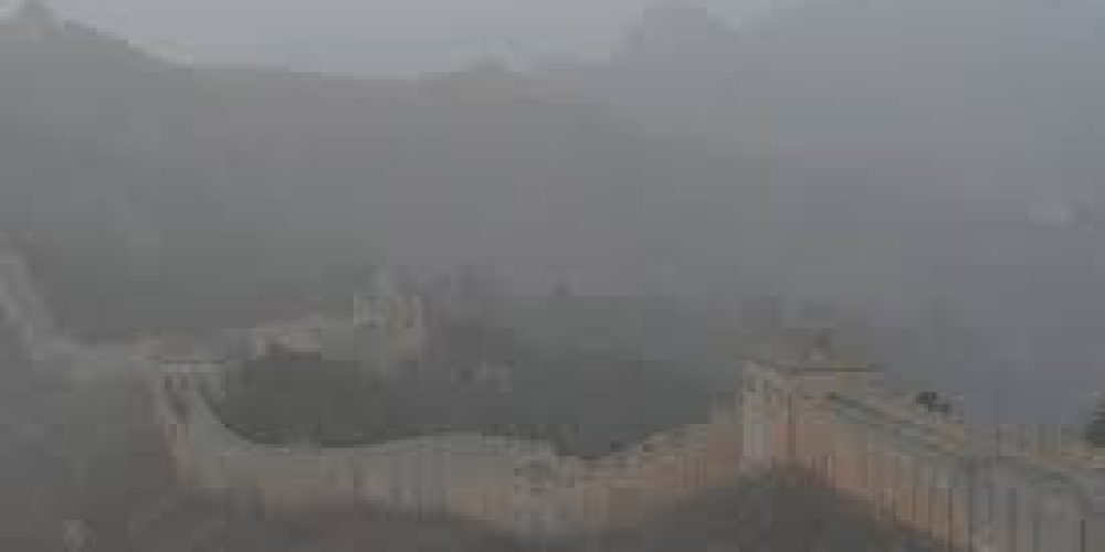 Hazardous Smog Triggers Emergency Health Warnings Across Northern China